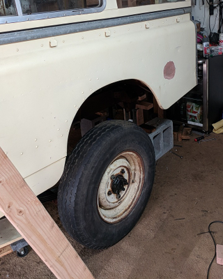 One tonne shackles and parabolic springs might be a little high. #seriesdonk